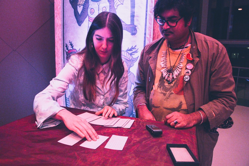 Thurston Moore, Sudan Archives, Meredith Graves and Weyes Blood get Tarot readings at Le Guess Who?
